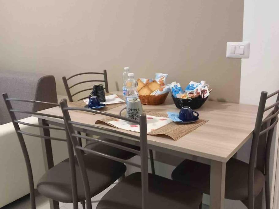 La Casa Di Marta Apartment Corsico Luaran gambar